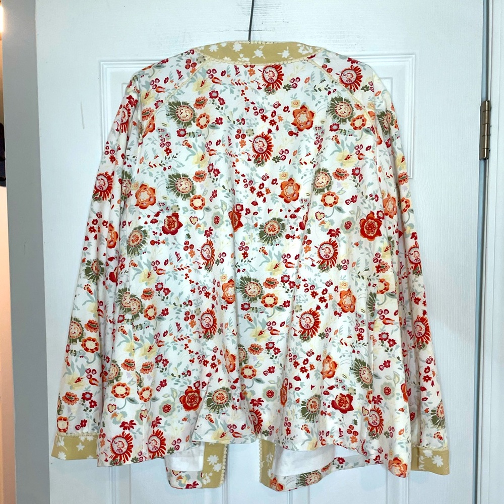 LOGO Lavish Lori Goldstein Mixed Print Woven Jacket with Picot Trim  - 1X - Picture 3 of 5